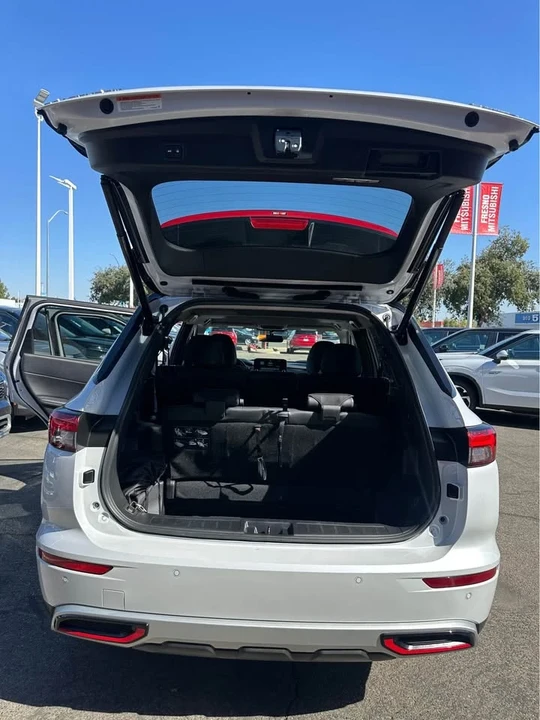 2024 Mitsubishi Outlander - Image 14 of 14