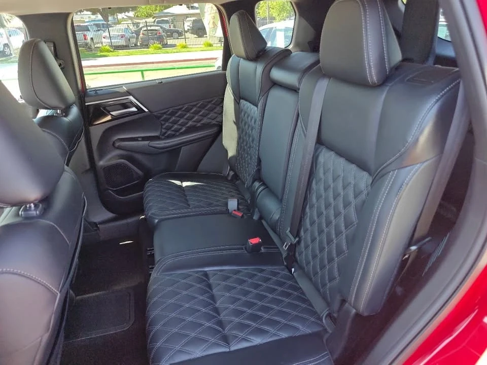 2024 Mitsubishi Outlander - Image 8 of 18