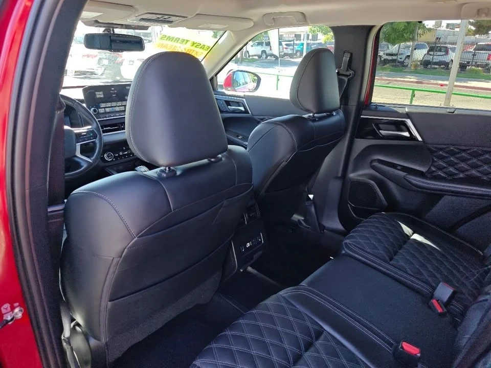 2024 Mitsubishi Outlander - Image 11 of 18