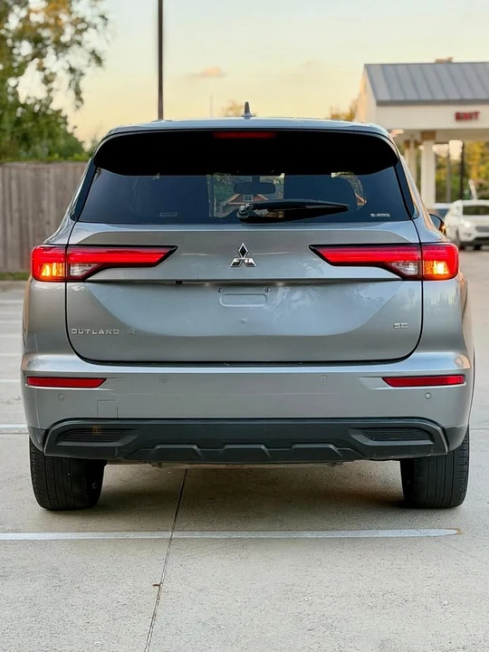 2024 Mitsubishi Outlander - Image 6 of 12