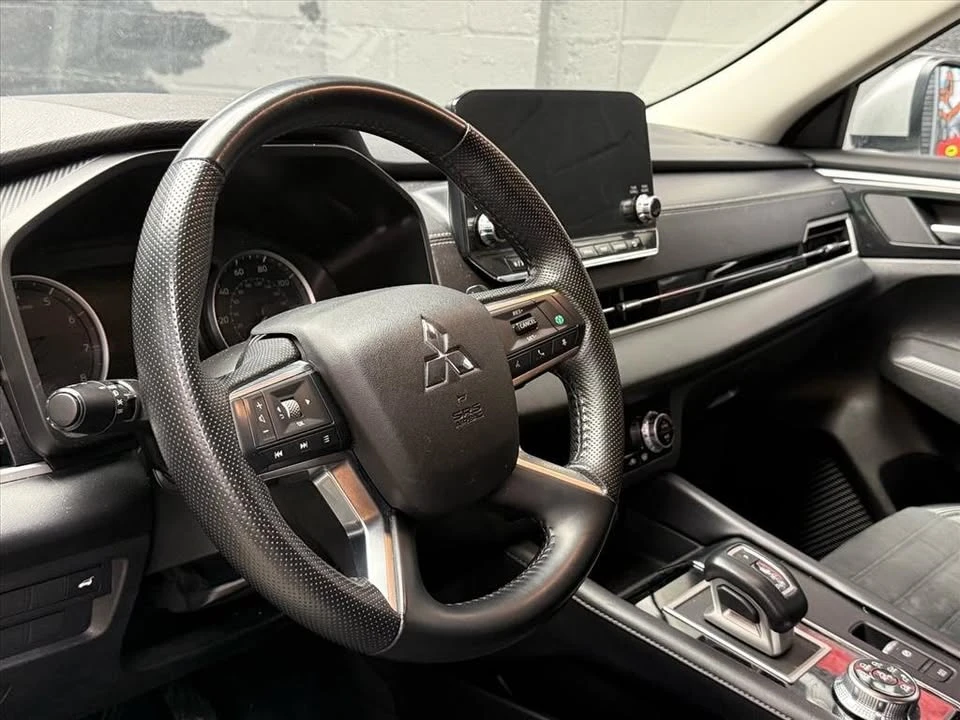 2024 Mitsubishi Outlander - Image 9 of 20