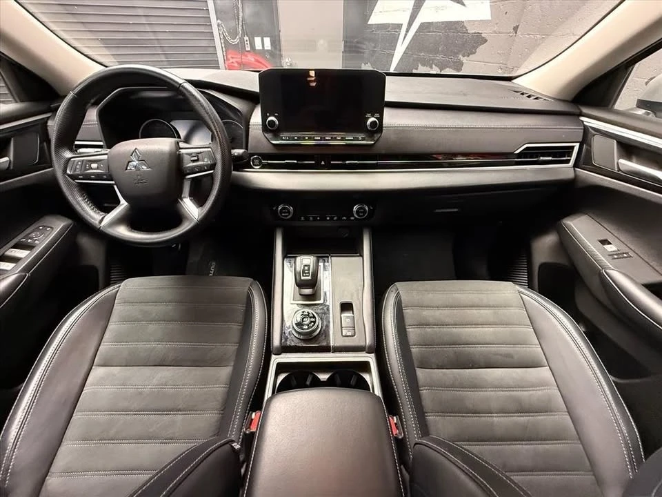 2024 Mitsubishi Outlander - Image 19 of 20