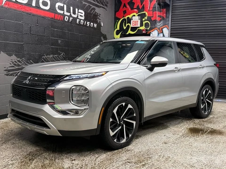 2024 Mitsubishi Outlander - Image 3 of 20