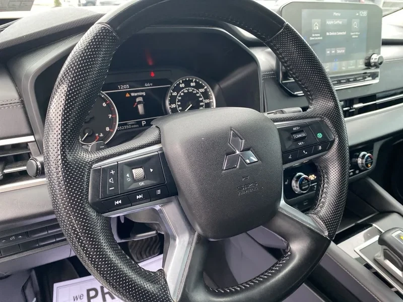 2024 Mitsubishi Outlander - Image 16 of 17