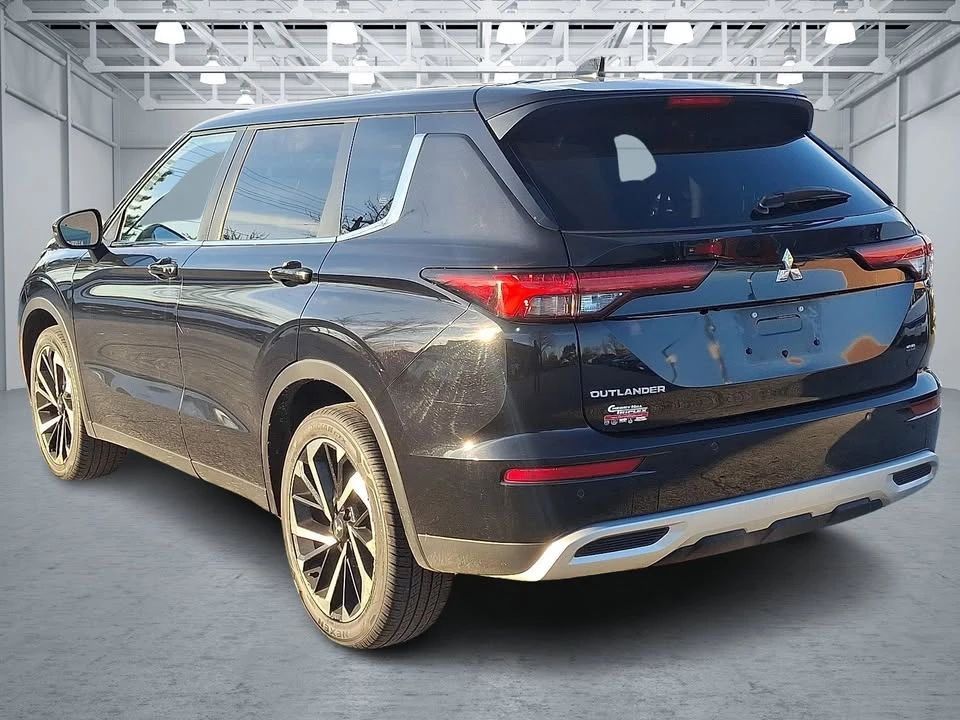 2024 Mitsubishi Outlander - Image 3 of 20