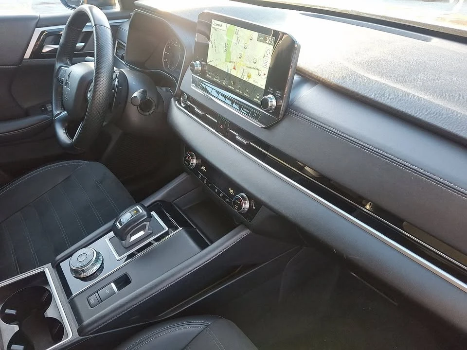 2024 Mitsubishi Outlander - Image 12 of 20