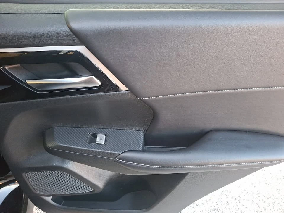2024 Mitsubishi Outlander - Image 14 of 20