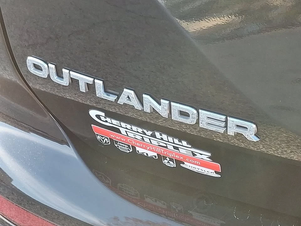 2024 Mitsubishi Outlander - Image 17 of 20