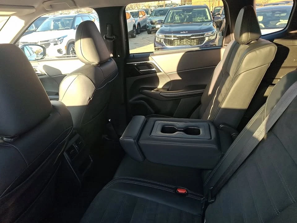 2024 Mitsubishi Outlander - Image 20 of 20