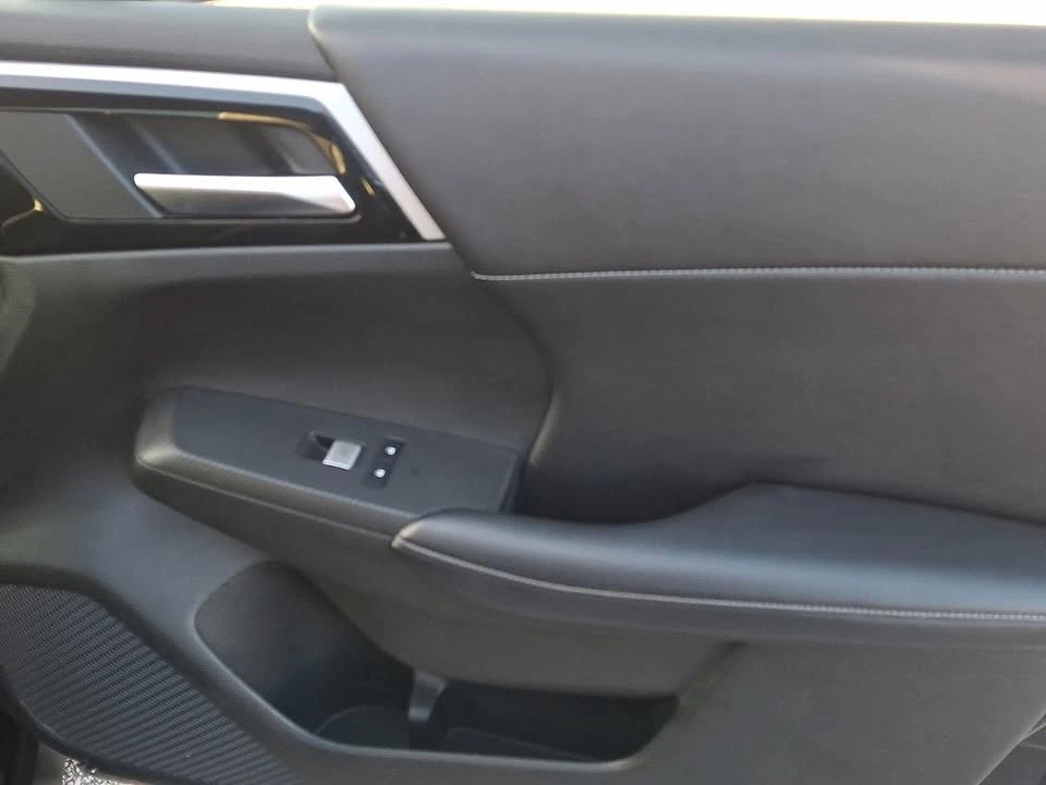 2024 Mitsubishi Outlander - Image 10 of 20