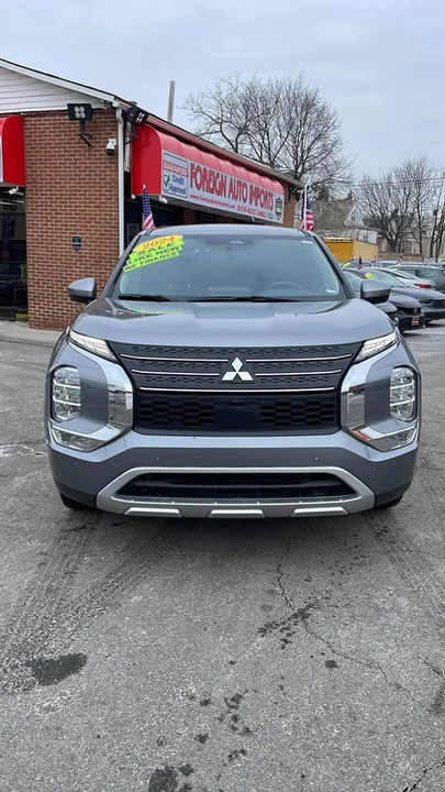 2024 Mitsubishi Outlander - Image 2 of 8