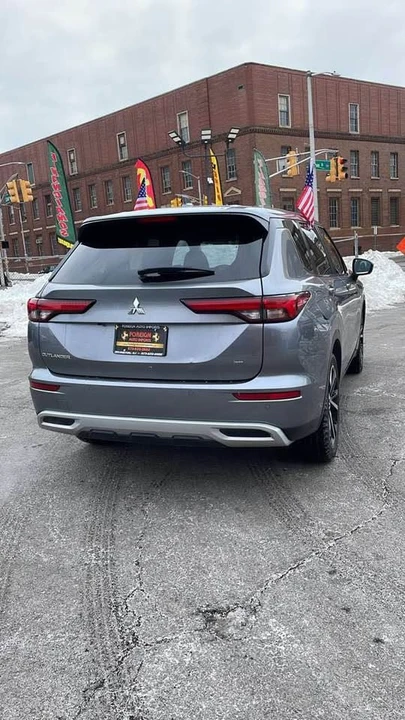 2024 Mitsubishi Outlander - Image 8 of 8