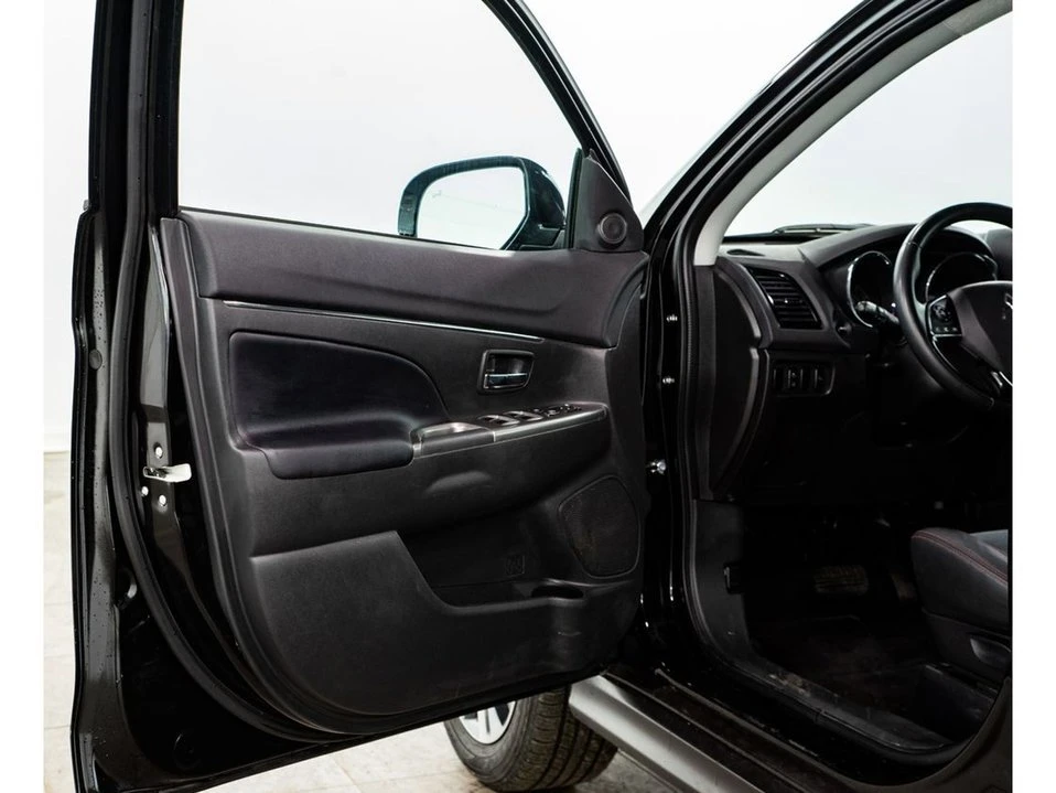 2024 Mitsubishi Outlander - Image 5 of 19