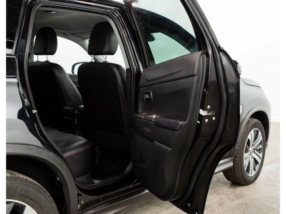 2024 Mitsubishi Outlander - Image 18 of 19