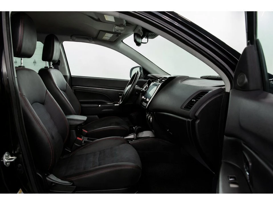 2024 Mitsubishi Outlander - Image 17 of 19