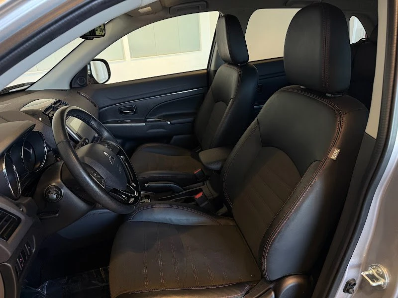 2024 Mitsubishi Outlander - Image 14 of 19