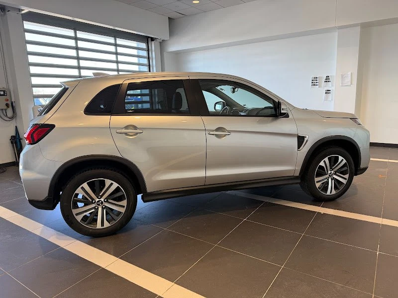 2024 Mitsubishi Outlander - Image 4 of 19