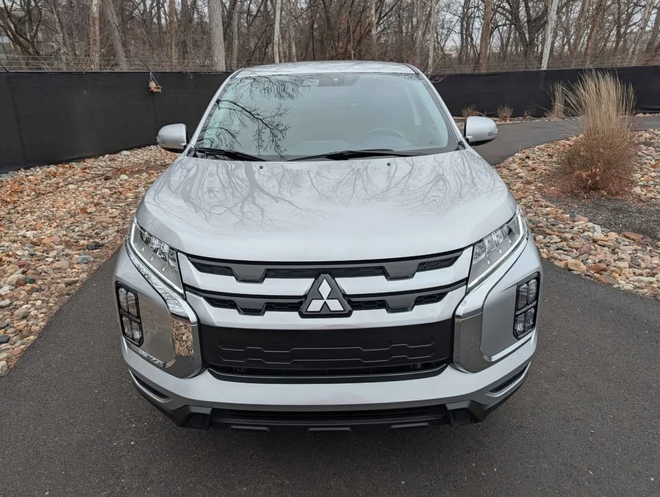 2024 Mitsubishi Outlander - Image 6 of 16