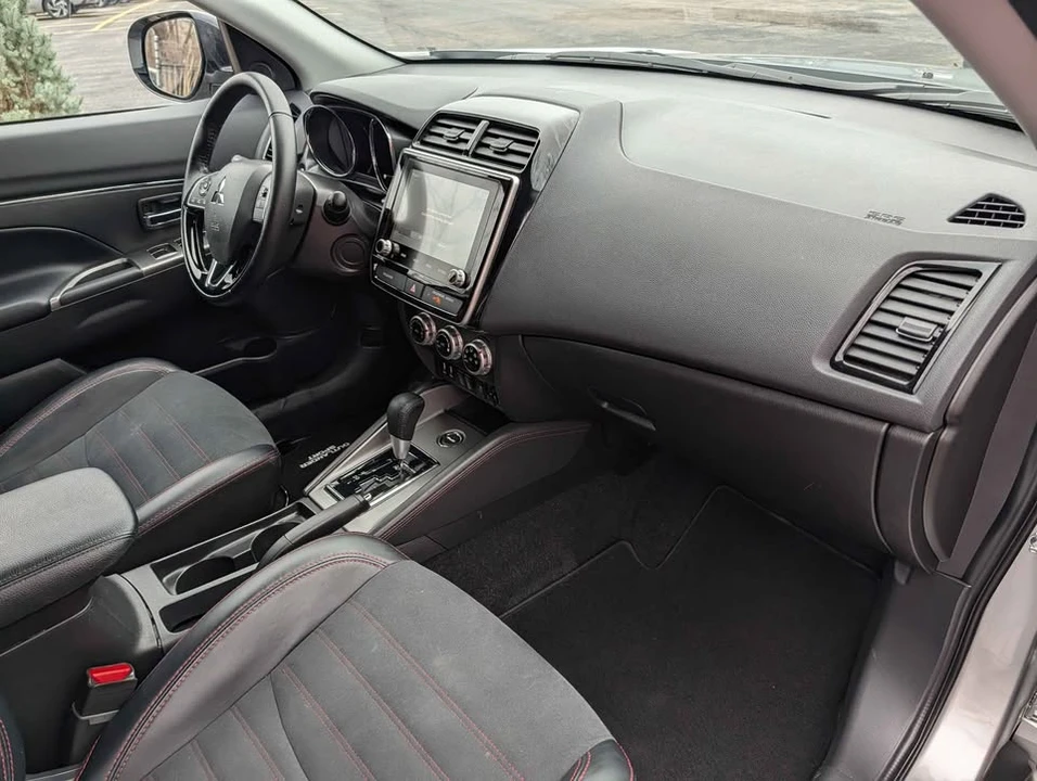 2024 Mitsubishi Outlander - Image 7 of 16
