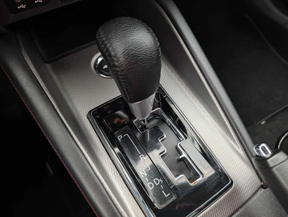 2024 Mitsubishi Outlander - Image 15 of 16