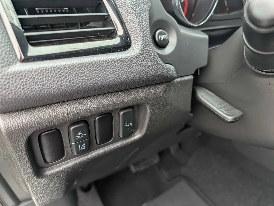 2024 Mitsubishi Outlander - Image 16 of 16