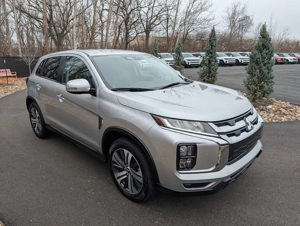 2024 Mitsubishi Outlander - Image 5 of 16