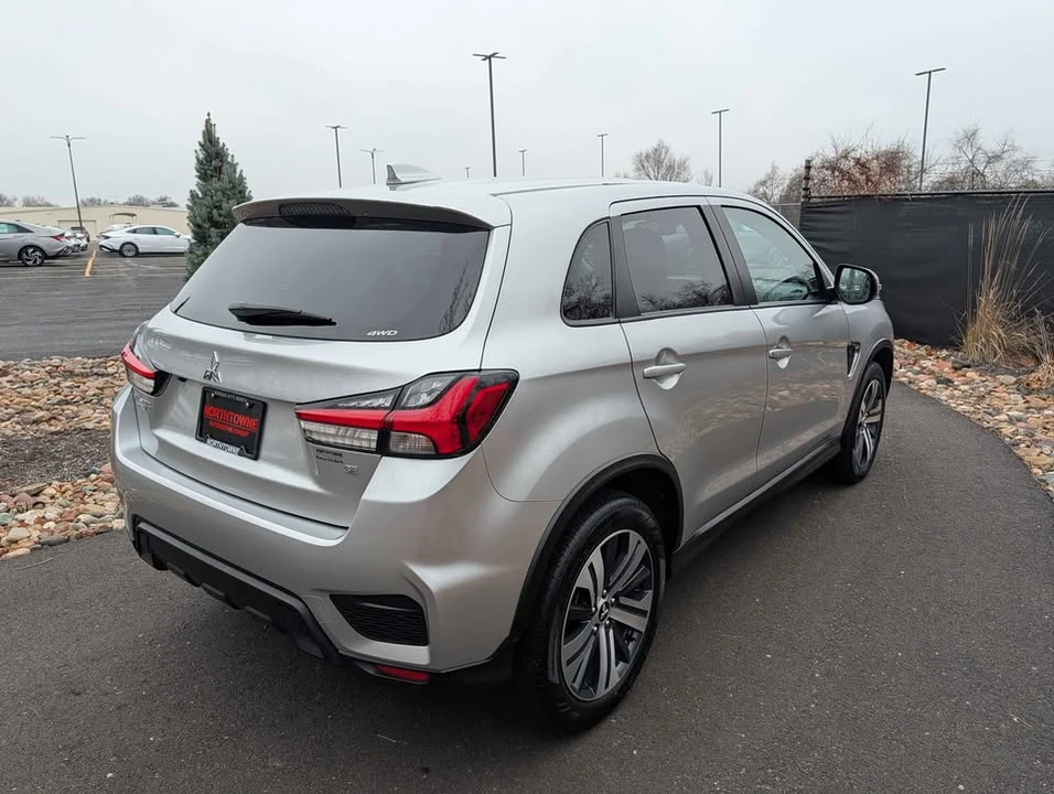 2024 Mitsubishi Outlander - Image 3 of 16