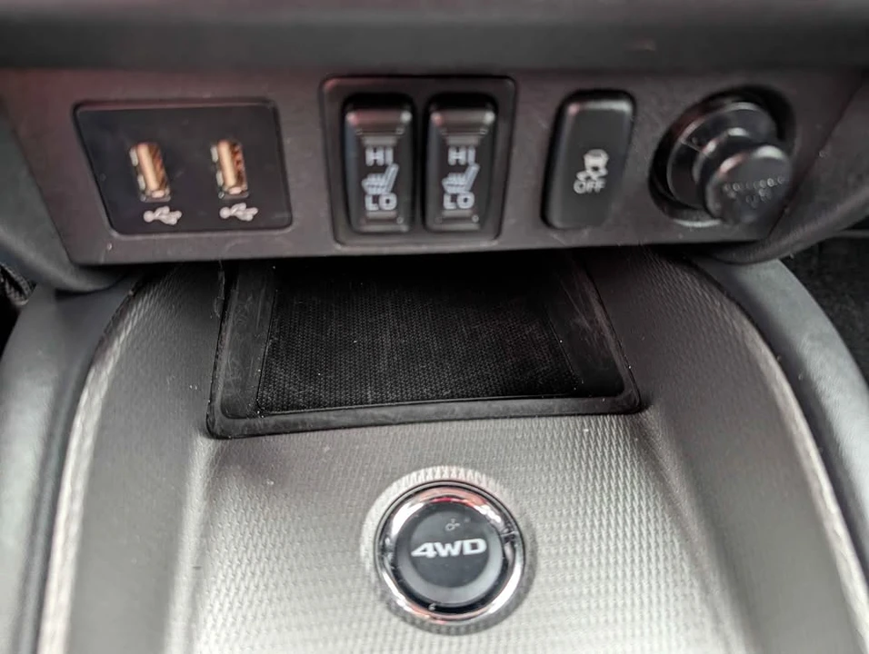 2024 Mitsubishi Outlander - Image 14 of 16