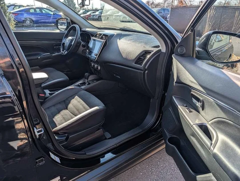 2024 Mitsubishi Outlander - Image 12 of 16