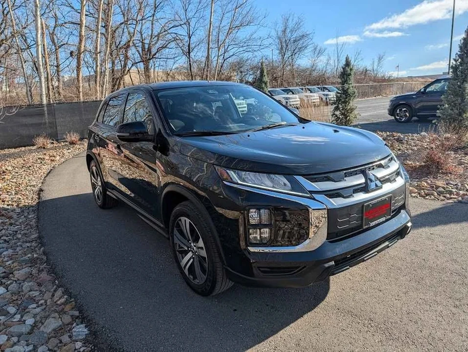 2024 Mitsubishi Outlander - Image 5 of 16