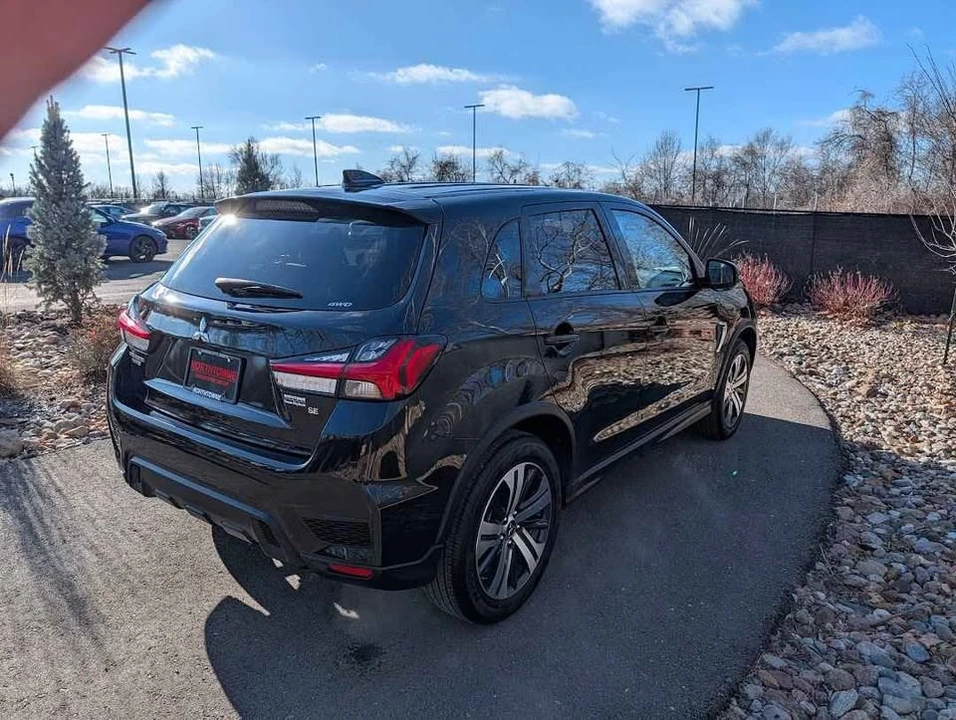 2024 Mitsubishi Outlander - Image 10 of 16