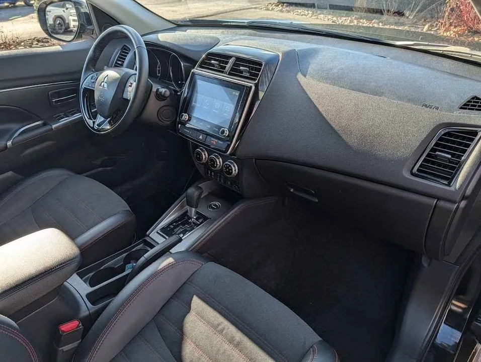 2024 Mitsubishi Outlander - Image 7 of 16