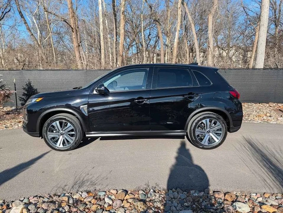 2024 Mitsubishi Outlander - Image 3 of 16