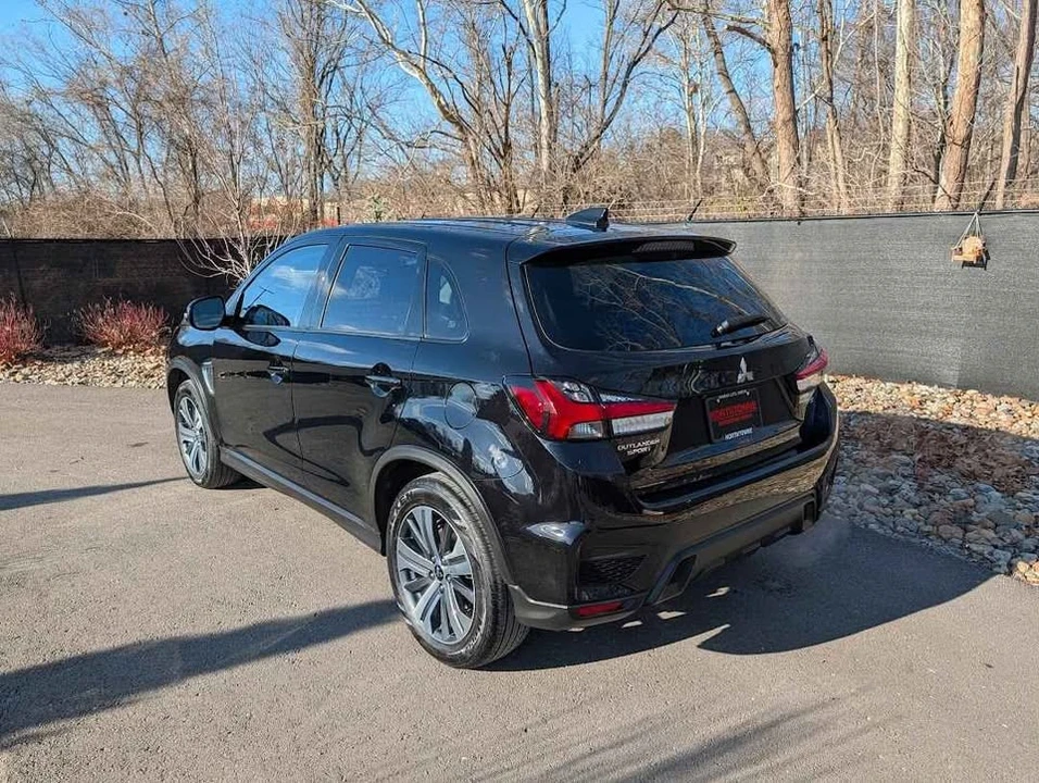 2024 Mitsubishi Outlander - Image 4 of 16
