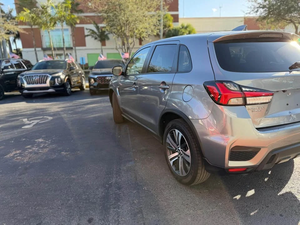 2024 Mitsubishi Outlander - Image 6 of 12