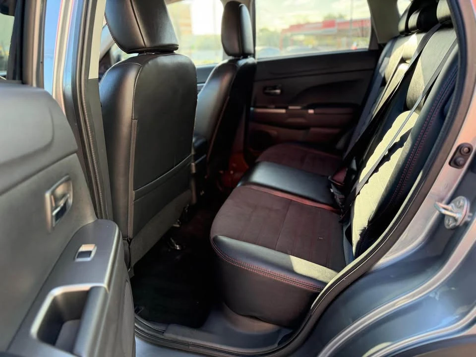 2024 Mitsubishi Outlander - Image 3 of 12