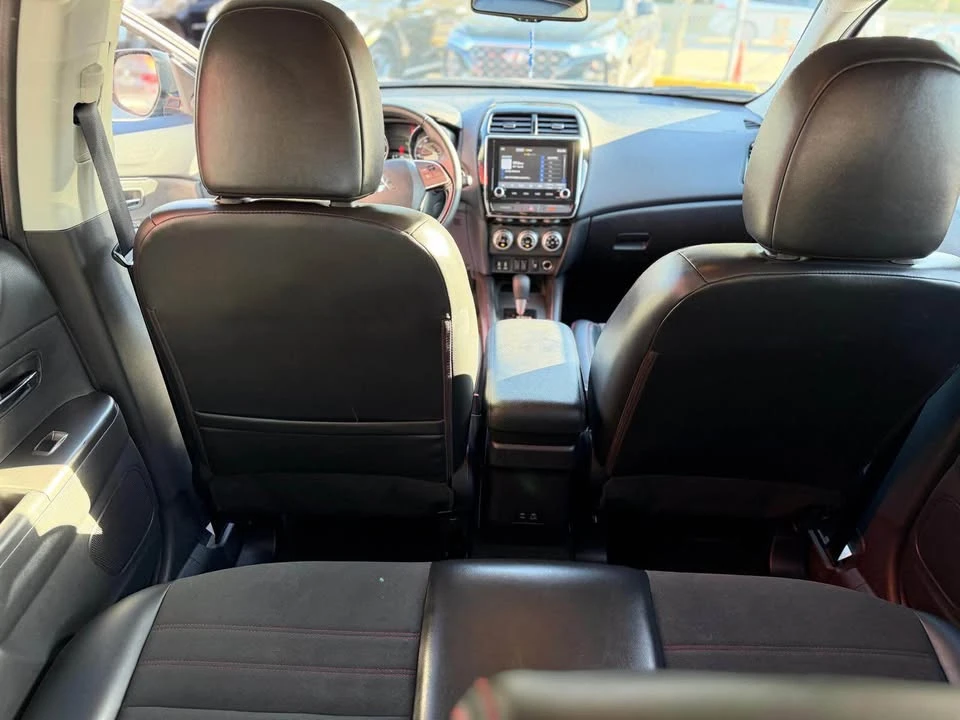 2024 Mitsubishi Outlander - Image 8 of 12