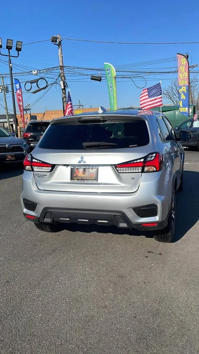 2024 Mitsubishi Outlander - Image 5 of 8