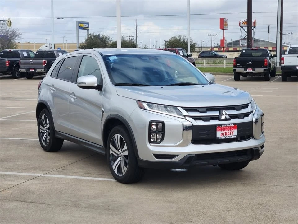 2024 Mitsubishi Outlander - Image 2 of 12