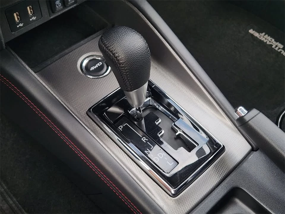 2024 Mitsubishi Outlander - Image 11 of 12