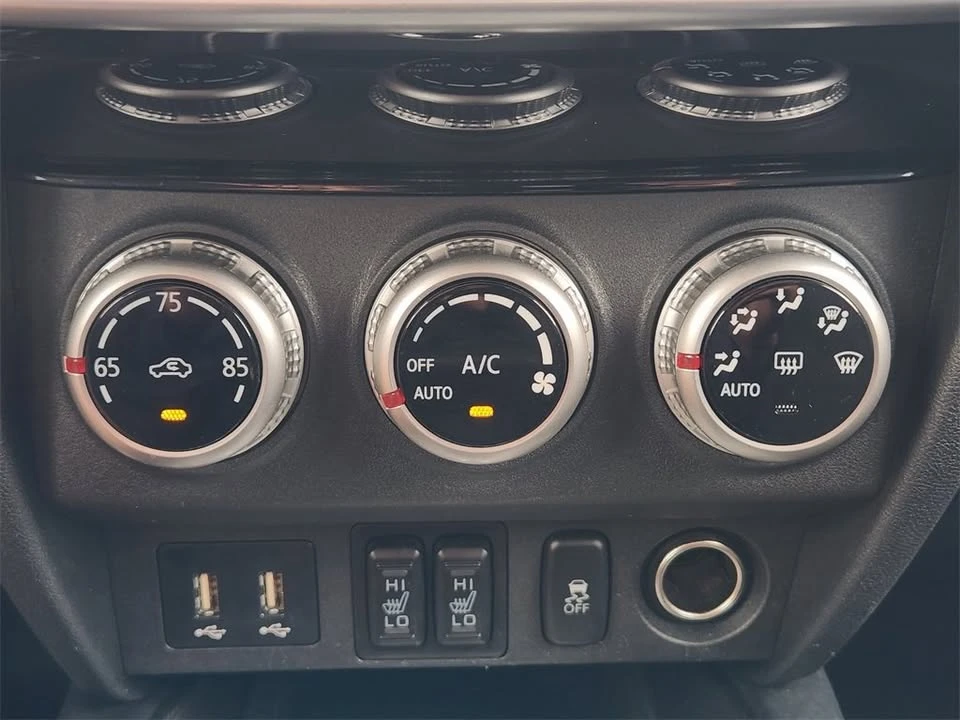2024 Mitsubishi Outlander - Image 10 of 12