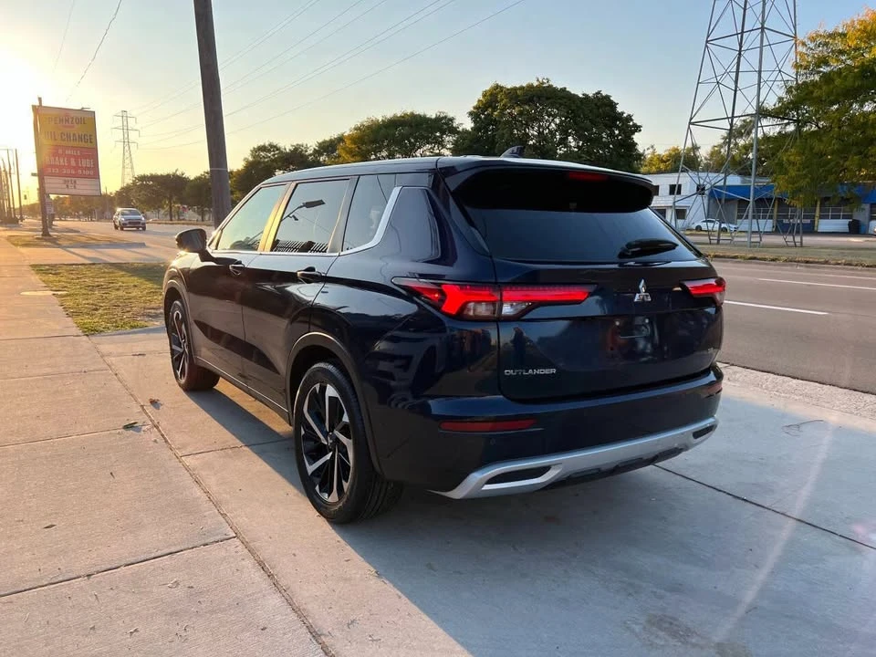 2024 Mitsubishi Outlander - Image 3 of 10