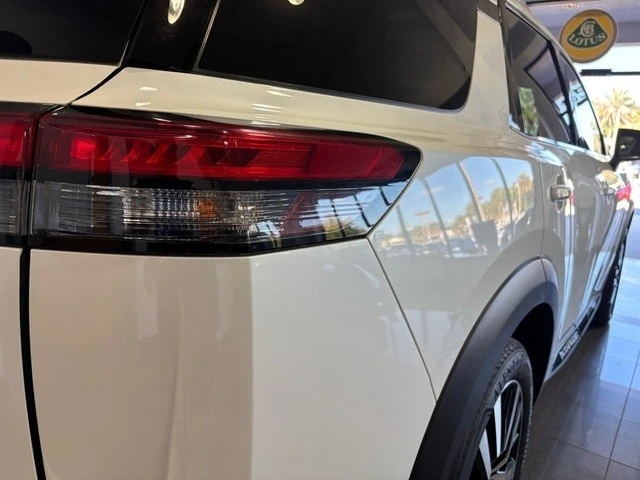 2024 Nissan Pathfinder 5th Gen - Image 14 of 21