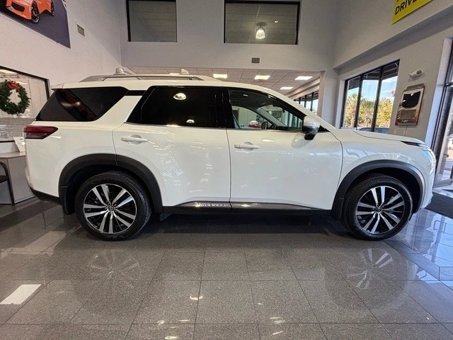 2024 Nissan Pathfinder 5th Gen - Image 19 of 21