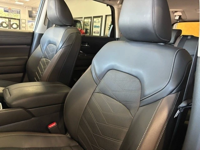 2024 Nissan Pathfinder 5th Gen - Image 5 of 21