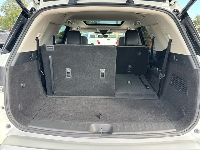 2024 Nissan Pathfinder 5th Gen - Image 17 of 21
