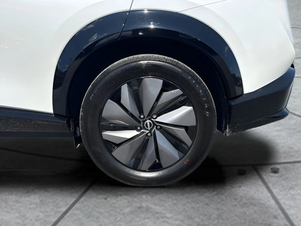 2024 Nissan - Image 24 of 25