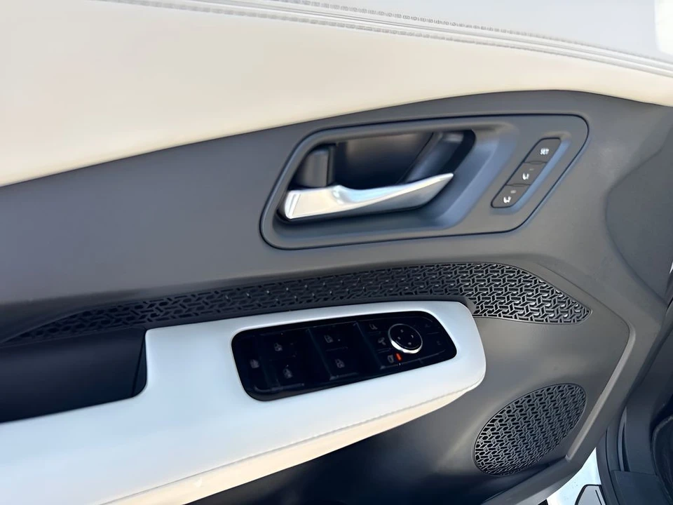 2024 Nissan - Image 20 of 25