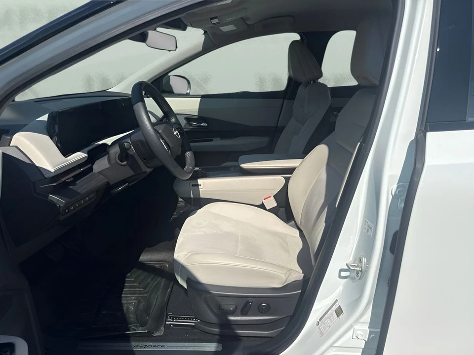2024 Nissan - Image 7 of 25