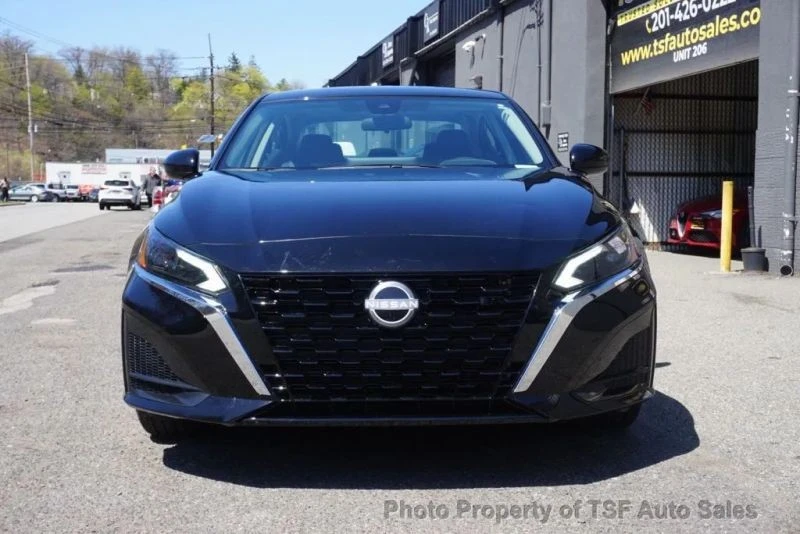 2024 Nissan Altima 6th Gen - Image 2 of 12